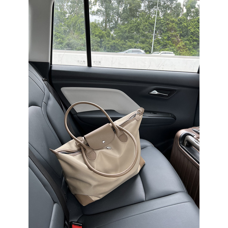 Personal Collection [Water-Sprayed Nylon] with Top-Grain Leather Large-Capacity Tote Bag, Laptop Commuter Bag, Hand-Held Travel Bag