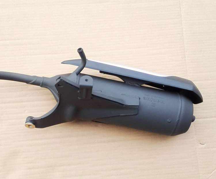 LS áp dụng cho phụ kiện xe máy đại bàng xe máy ống xả HJ125T-10C-16 bàn đạp xe nữ - Ống xả xe máy pô xe máy êm