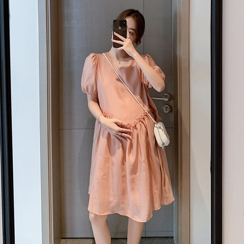 Pregnant women dress up in summer clothing fashion models 2021 new nets red tides moms Summer pregnant women's skirts