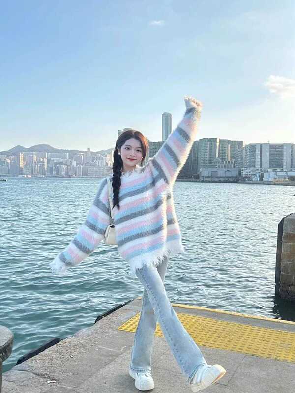 Autumn and Winter New Knitted Sweater for Women, American Retro Gradient Striped Sweet Cool Lazy Style Pullover Top Trendy