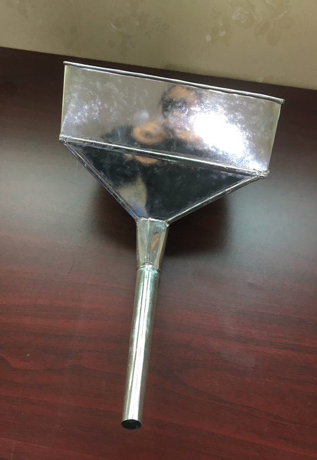 Car stacker refueling funnel with filter iron a bend medium oil leak
