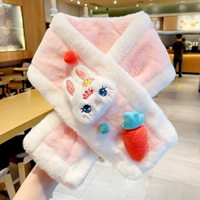 Розовый морковный кролик в национальном стиле