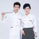 Крупная одежда с длинной осенней и зимней одеждой отель отель отель