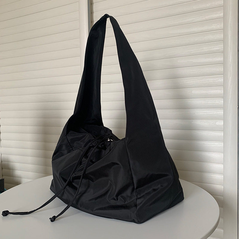 Trendy Brand Single-Shoulder Crossbody Bag for Outdoor Travel and Commuting, Phone and Coin Storage Bag, Retro Full-Print Tote Bucket Bag Trendy Brand Single-Shoulder Crossbody Bag for Outdoor Travel and Commuting, Phone and Coin Storage Bag, Retro Full-Print Tote Bucket Bag
