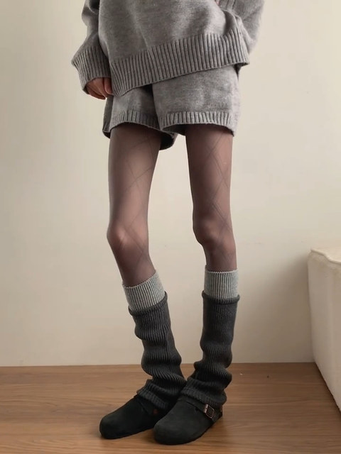 Color-Blocked Knitted Warm Leg Warmers, Calf Socks Paired with Shark Pants, Layered Slouch Socks, Slimming Micro-Flared Calf Sleeves for Autumn and Winter