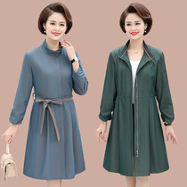 2021 new middle aged ladies big clothes mother spring autumn clothes big wind clothes jacket fashion foreign air noble 40-50