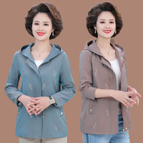 2021 new mid-age womens clothing spring autumn blouse jacket 50 years 40 mom jacket Short-style foreign temperament little sub