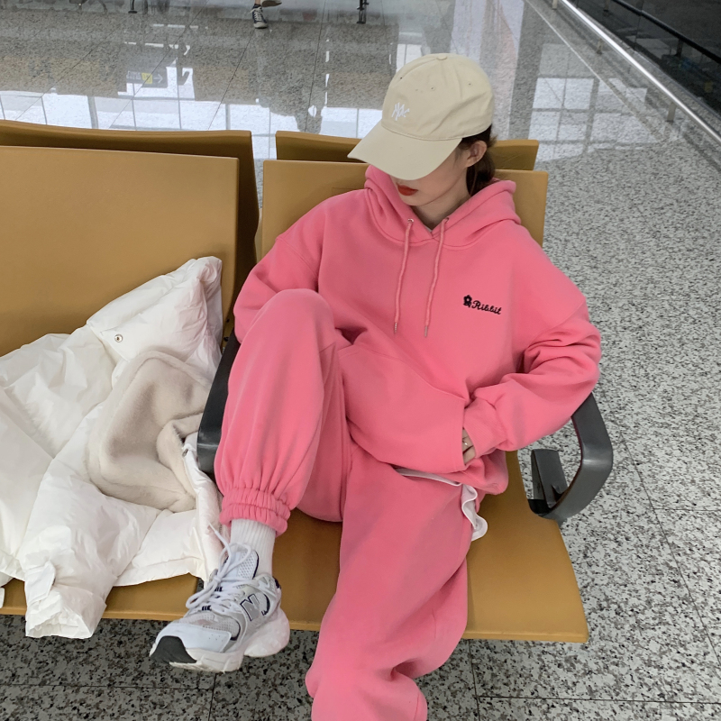 Casual sports suit women's 2021 spring new style Western style age-reducing fashion fried street hooded sweatshirt two-piece suit