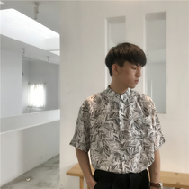 2020 summer holiday style flower shirt short-sleeved mens loose ins style leaf pattern casual Korean shirt men and women
