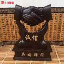 Black sandalwood Engraving Integrity Handshake Pendulum cocasting Glorious Desk Face Adornment Solid Wood Handicraft Business Gift
