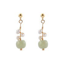 (Self-operated) daisy beauty retro French jade earrings feminine niche s925 silver needle earrings