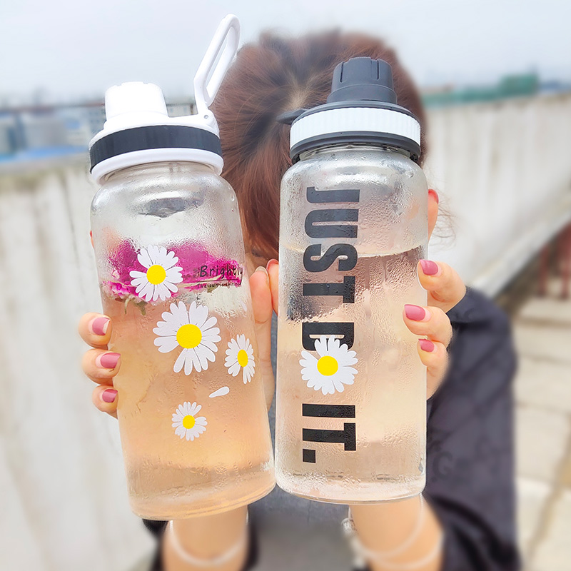 Water glass female large size large capacity cup male creative personality Trend portable with straw 700ml mesh red glass cup