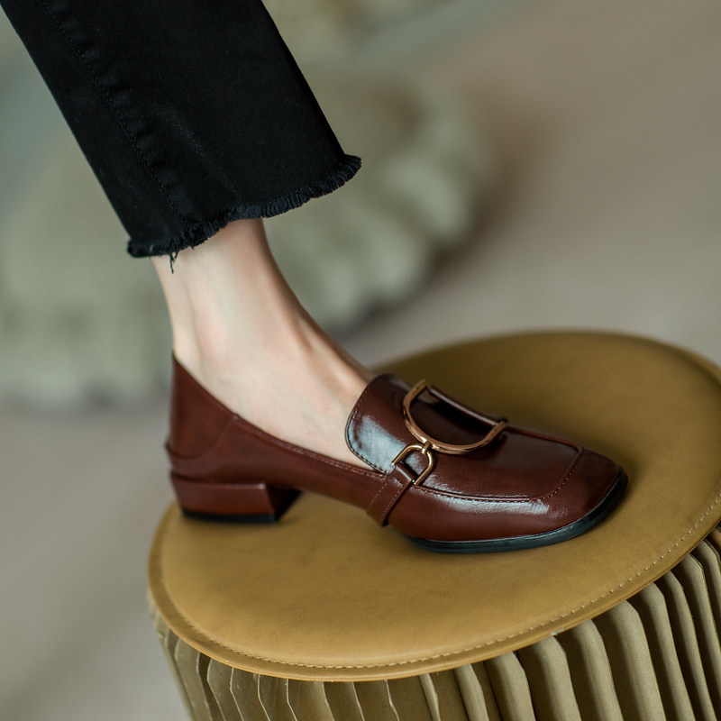 New strong push ~ salty and sweet British small leather shoes women's soft leather all-match retro mid-heel loafers