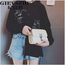  Ji Shizhe bag female 2021 new trend line super fire net red mini chain armpit messenger female bag all-match