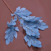 Красный павлин сосна-смог синий