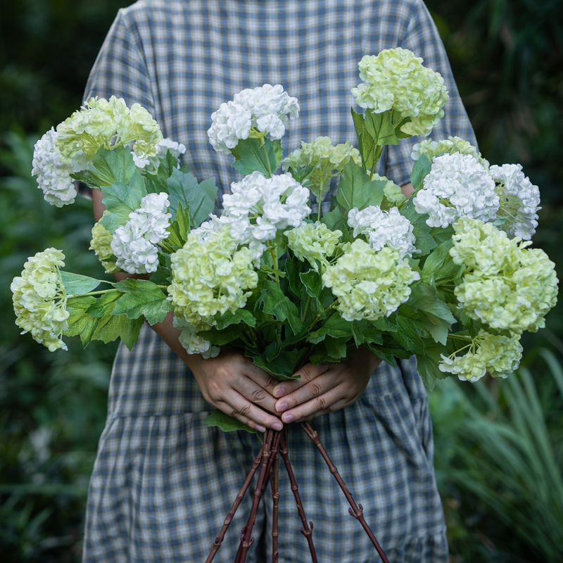 Emulated flower realistic wood embroidered ball bouquet hand held with flower snowball fake floral floral floral table Home Decorative Photographic Floral