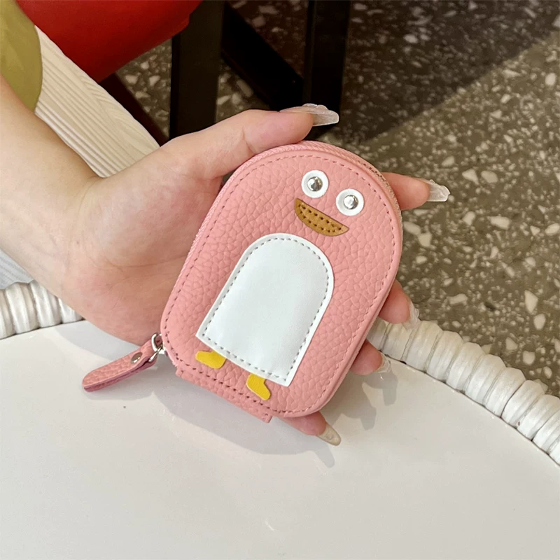 Картонная карточница? Нет, перевод контекст: Cartoon card holder, small capacious shoulder bag, wallet, genuine leather