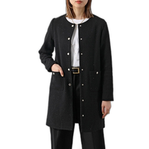 Lady of the Japanese direct mail herno with a down jacket.