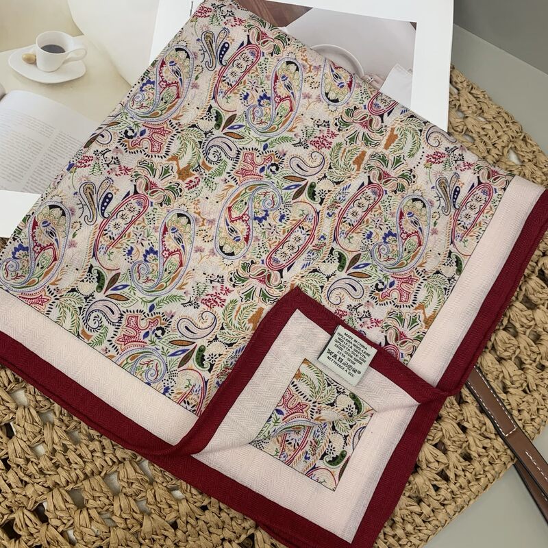 Romantic Cashew Flower 30% Silk + 70% Wool 65Cm*65Cm Double-Sided Silk Wool Neck Protection Shawl Scarf Romantic Cashew Flower 30% Silk + 70% Wool 65Cm*65Cm Double-Sided Silk Wool Neck Protection Shawl Scarf