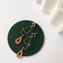 Personality geometric earrings retro Hong Kong style design sense ear studs small net red temperament earrings earrings earrings earrings earrings no earrings female