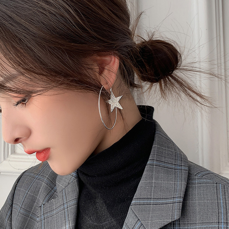 Circle star exaggerated big earrings 2021 new trendy European and American net red temperament earrings ear clips without ear holes for women