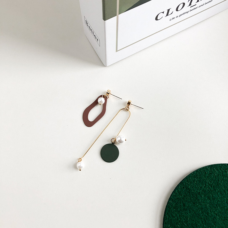 Small crowddesign Temperature Sensitive Mollandi Earrings 2021 New Tide Asymmetry Long Version of Temperament Ear Clip Woman No Earle