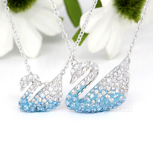 Swarovski/施华洛世奇新品蓝色渐变天鹅项链小号女锁骨链5512094