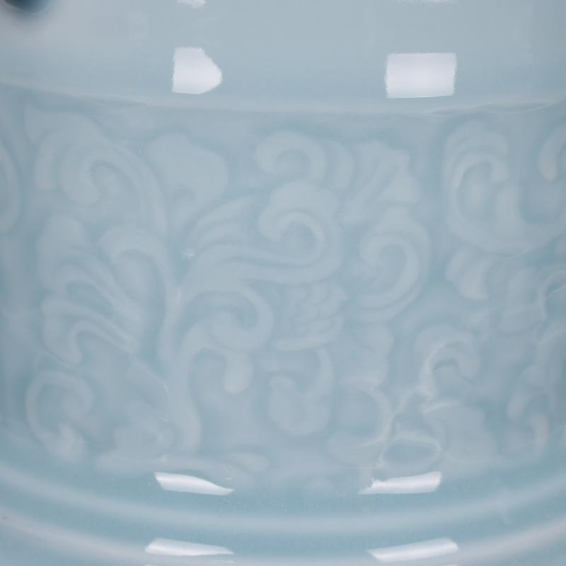 Jingdezhen imitation the qing qianlong antique antique azure glaze vase carving Chinese style restoring ancient ways household table ano adornment furnishing articles