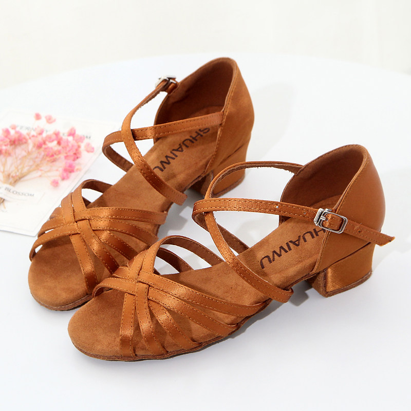  Children Professional Latin Dance Shoes Girl Girl Girl Soft Bottom Flat Low Heel White Dance Shoes Cool Shoes Beginners New