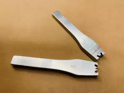 The cobbler old white zipper de-toothed device is practical and efficient