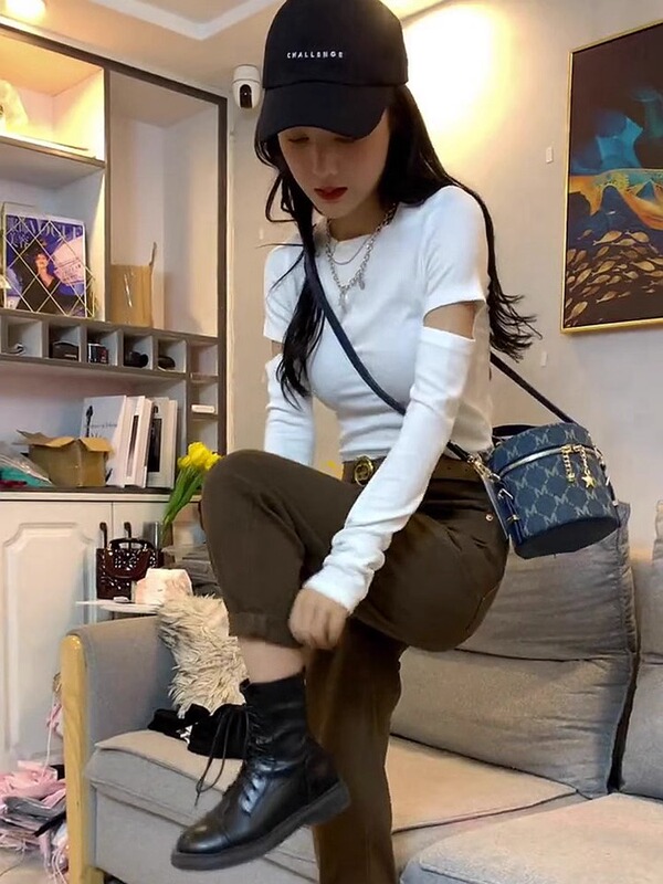 Pure Desire Style, Fitted, High-Waisted, Short, Ripped Long-Sleeve T-Shirt for Women, 2026 New Early Spring Trendy Top