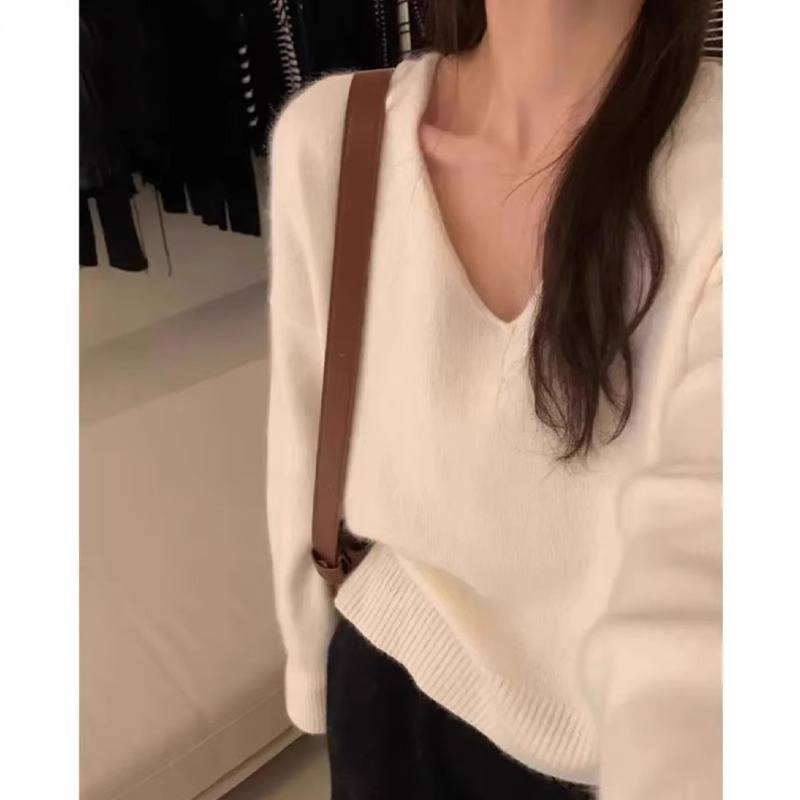 White Soft and Loose V-Neck Versatile Knit Sweater for Women, Autumn and Winter 2026, Sweetheart Neckline Base Layer Top