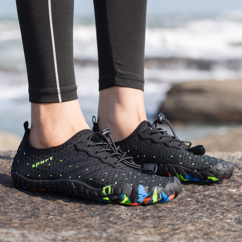 2022 new summer men's hole sandals breathable mesh shoes catch the sea rafting shoes outdoor wading beach sandals