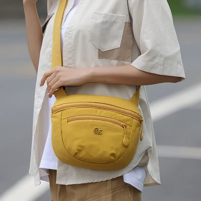 【Migu Migu】2025 New Simple and Stylish Multi-Pocket Commuter Crossbody Bag Casual Japanese-Style Shoulder Bag