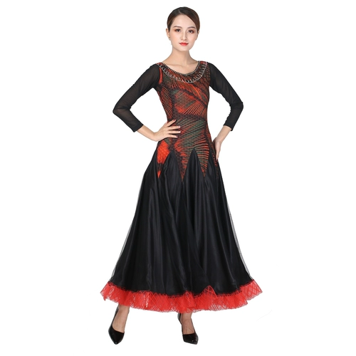 Весенняя юбка, платье, костюм, коллекция 2021, тренд сезона, для среднего возраста