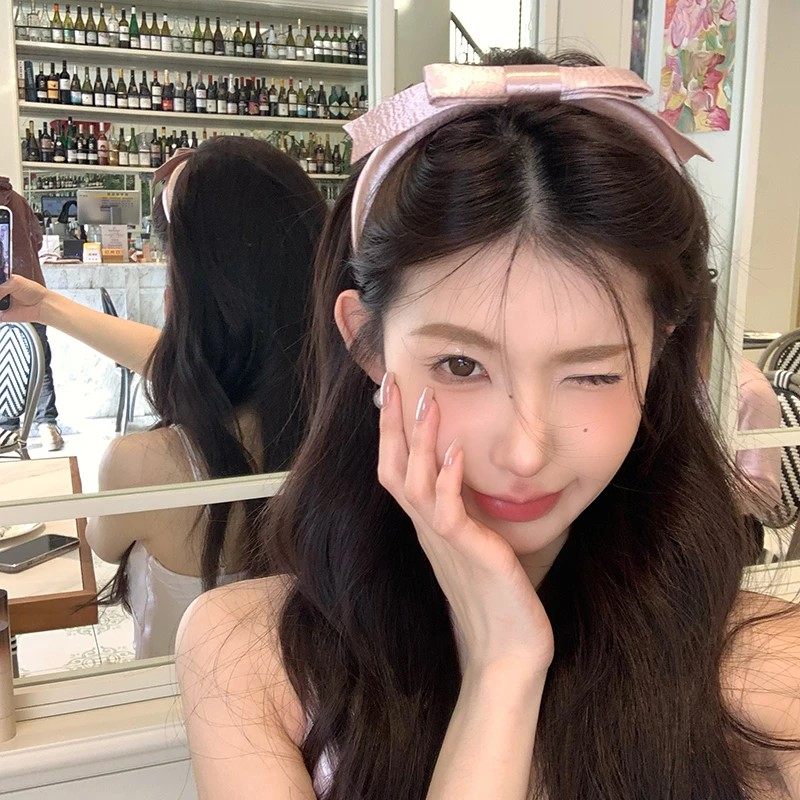 气质缎面银色蝴蝶结发箍：2024新款，让你瞬间提升高颅顶魅力✨