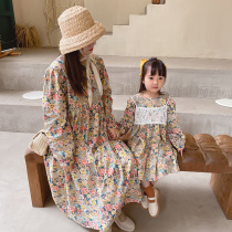 Parent-child dress mother-daughter dress autumn 2021 new fashion net red foreign style high-end girl big daisy princess dress