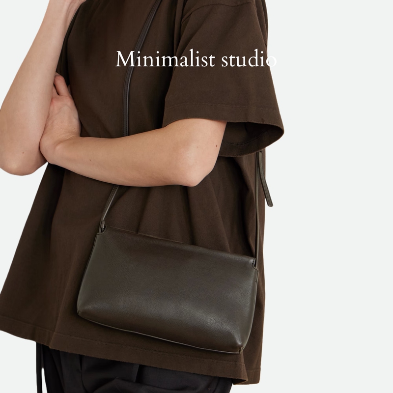 Row Series First-Layer Cowhide Small Square Bag, High-Quality Crossbody Bag, Minimalist Style, Casual and Versatile Mobile Phone Bag, Envelope Bag