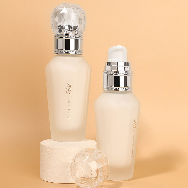 PIAC recommends vegan face cream moisturizing and moisturizing sloth people face cream Tired color Flawless Naked Makeup Girl