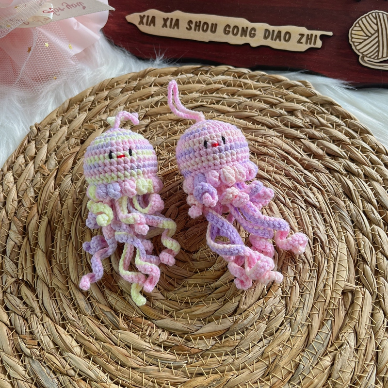 [Finished Product] DIY Beautiful Jellyfish Ocean Heart Creative Small Gift Handmade Crocheted Octopus Doll Keychain