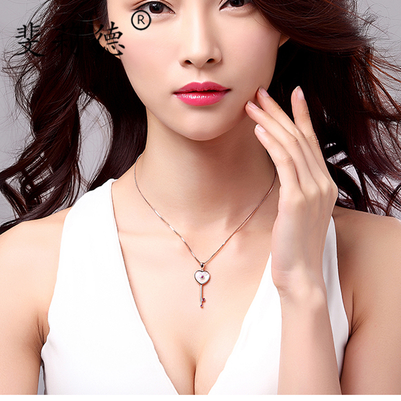 Fidelid Loving Key Necklace Tide Woman Pure Silver Fashion Net Red Korean Version Rose Gold Creative 100 Lapped Lock Bone Chain
