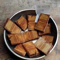 Buy five get one free Thousand-year-old red camphor tree root material Natural pure camphor wood pieces Wardrobe Floor insect-proof and moth-proof