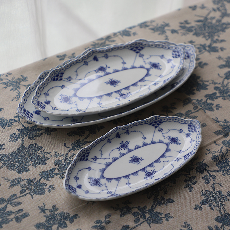 Southern Town-Style French Tang Blue Grass Pattern Boat-Shaped Plate, Jingdezhen High-Temperature Fired Underglaze Colored Pastry Plate, Fish Plate for Home Use Southern Town-Style French Tang Blue Grass Pattern Boat-Shaped Plate, Jingdezhen High-Temperature Fired Underglaze Colored Pastry Plate, Fish Plate for Home Use
