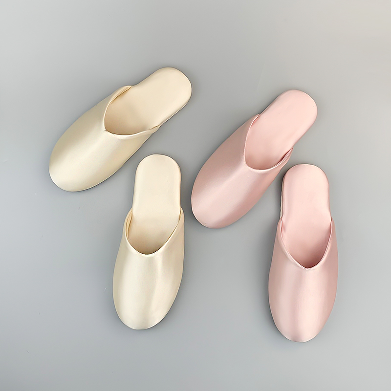 Women's Closed-Toe Slippers, Satin, High-End, Chinese Style, Comfortable Home Floor Shoes, Light Luxury Couple Slippers, Non-Slip and Wear-Resistant Women's Closed-Toe Slippers, Satin, High-End, Chinese Style, Comfortable Home Floor Shoes, Light Luxury Couple Slippers, Non-Slip and Wear-Resistant