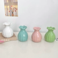 Четыре маленьких вазы