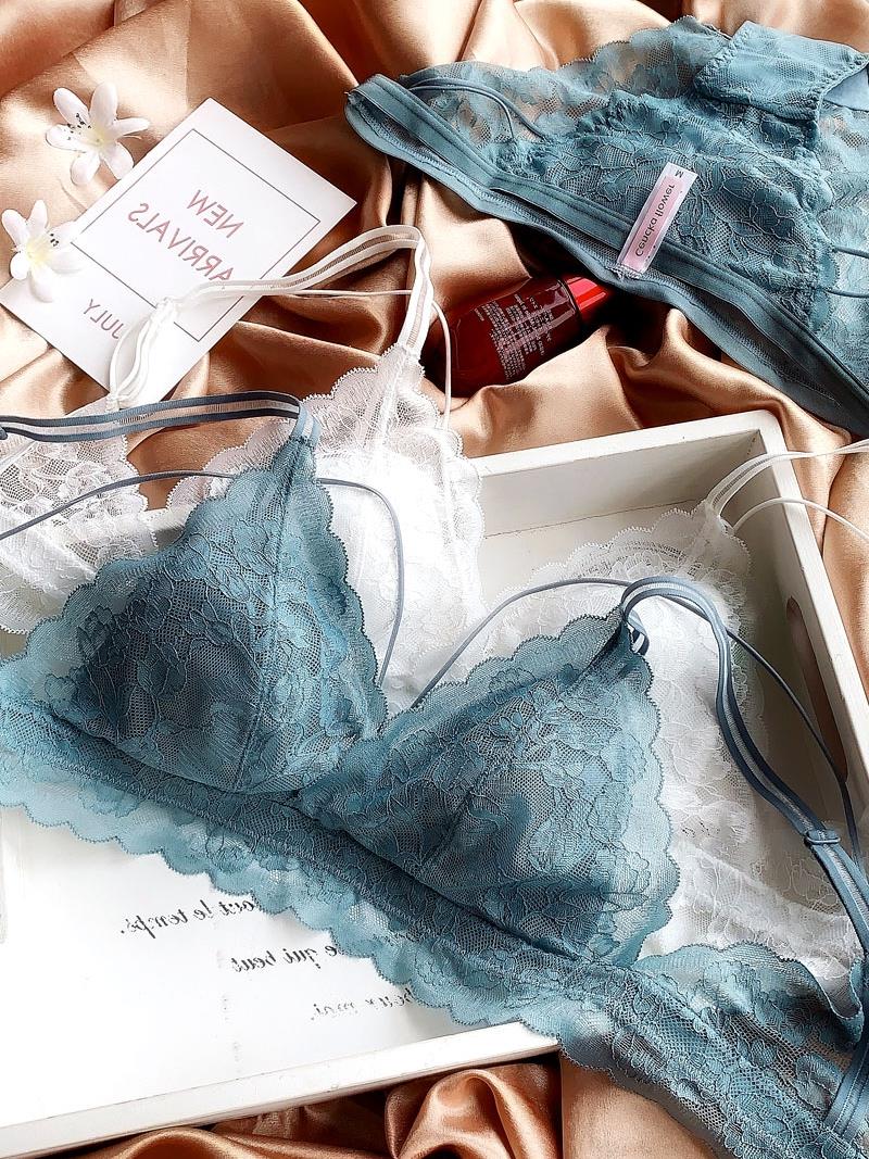 South Korean lingerie suit women's style bra slim bra Triangle Cup Sexy no steel ring lace edge Bra Lace