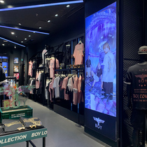 Leisure outdoor sports goods display rack Sports clothing floor-to-ceiling luminous display rack wall-mounted wrought iron shelf trend