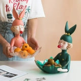 Северная легкая роскошная пузырька девушка фруктовая тарелка с закуска