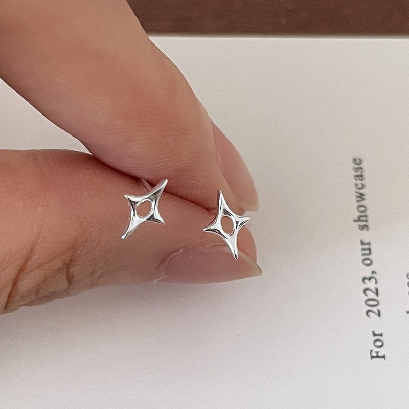 Серебряные серьги "тысяча звезд", женские простые серьги в стиле нишевого дизайна, четырехконечная звезда, красные серьги для девочек, женский темперамент