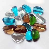 Светло-желтый